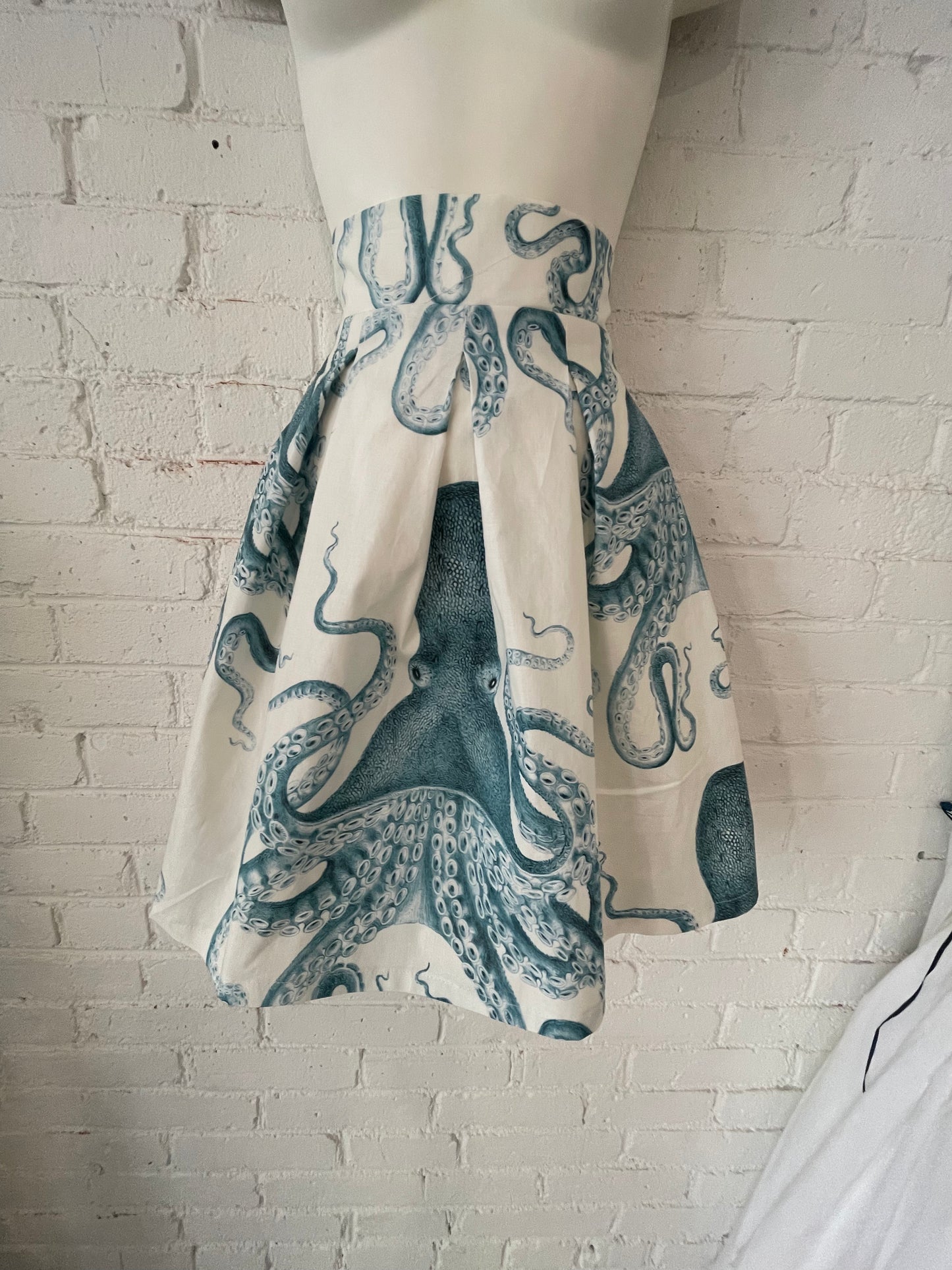 Octopus Oasis Pleated Skirt